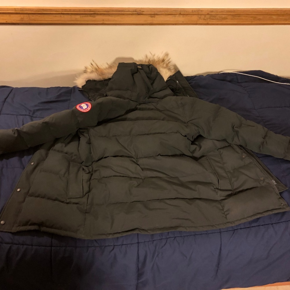 Canada Goose Carson Parka size XS (USED)